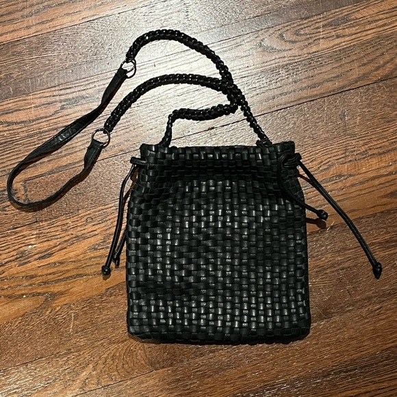 Linea Pelle Black Woven Leather Shoulder Bag - Picture 4 of 12